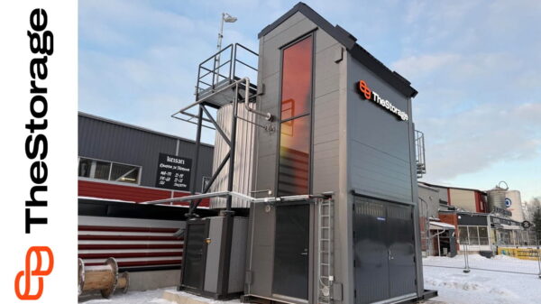 Обкладинка статті "Гарячий пісок замість газу: у Фінляндії запустили промисловий тепловий акумулятор"